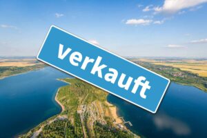 Geiseltalsee-Halbinsel-mit-Campingplatz